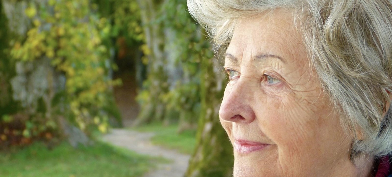 Older adult woman looking to the left